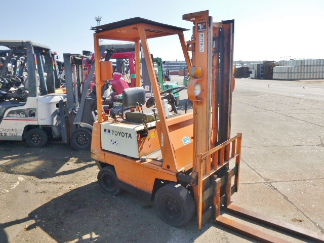 USED GASOLINE/LPG FORKLIFT TOYOTA 2FGL9 58083 (F.UCHIYAMA