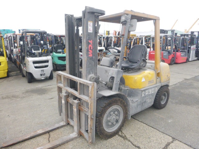 USED DIESEL FORKLIFT TCM FD30Z5 32L79500 (F.UCHIYAMA & CO.,LTD.)