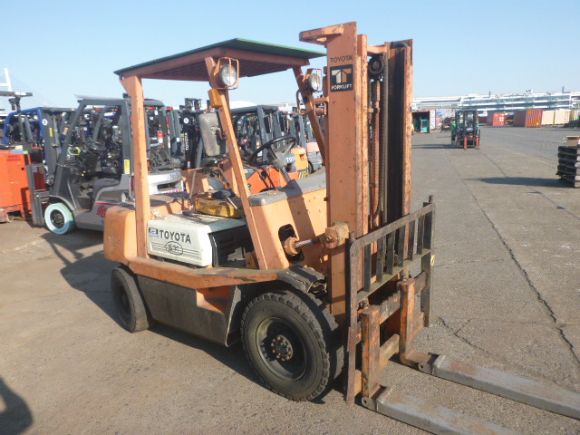USED GASOLINE/LPG FORKLIFT TOYOTA 4FGL25 20302 (F.UCHIYAMA