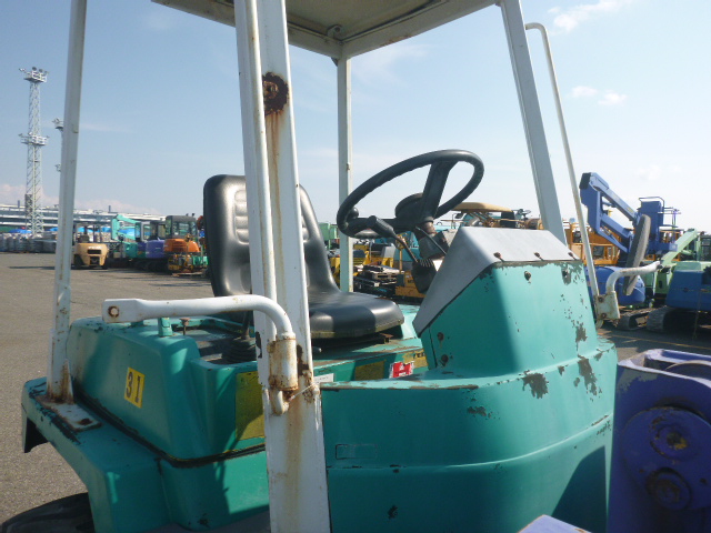 USED WHEEL LOADER KOMATSU WA30-5 17086 (F.UCHIYAMA & CO.,LTD.)