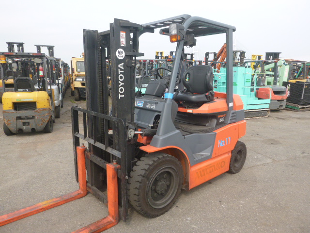 USED COUNTER BALANCE FORKLIFT TOYOTA 7FB30 16700 (F.UCHIYAMA