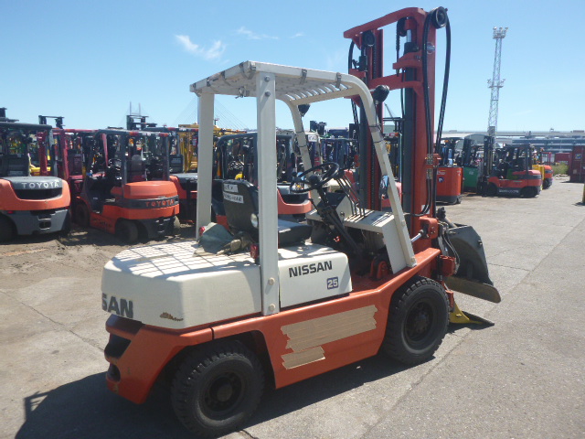 USED GASOLINE/LPG FORKLIFT NISSAN PF02M25 025868 (F.UCHIYAMA