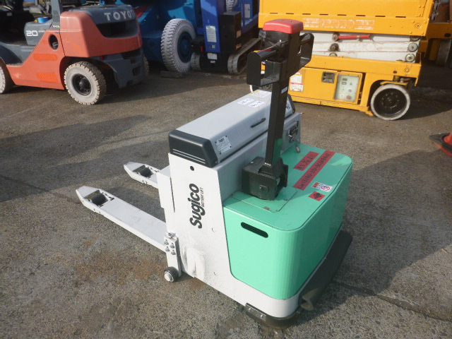 USED PALLET TRUCK FORKLIFT SUGICO LW131AU-570 5C608402 (F.UCHIYAMA