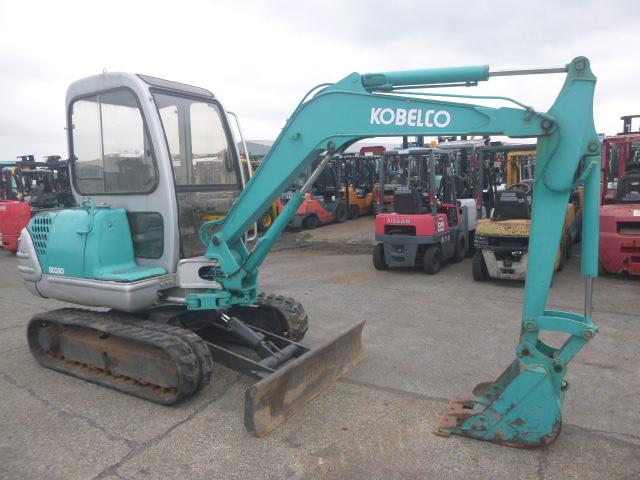 USED TRACKED EXCAVATOR KOBELCO SK030 PW04220 (F.UCHIYAMA