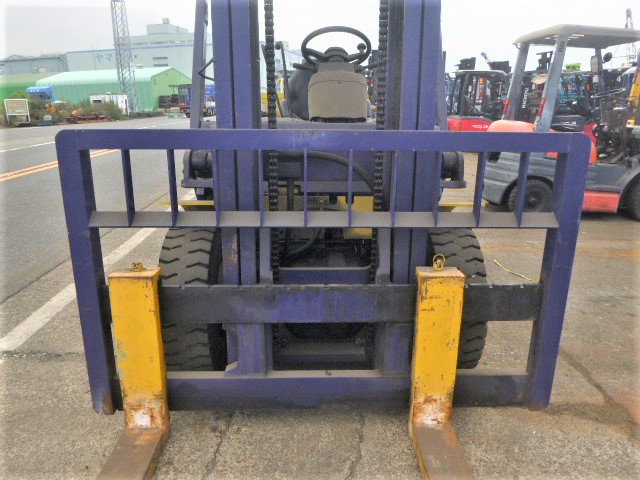 USED DIESEL FORKLIFT KOMATSU FD35NT-7 100351 (F.UCHIYAMA & CO.,LTD.)