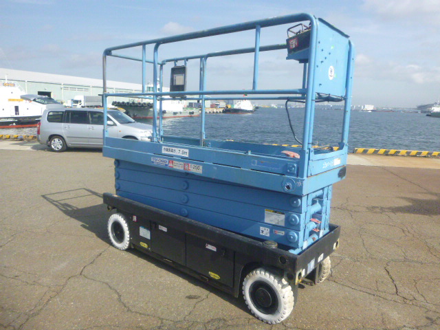 USED VERTICAL LIFT / SCISSOR LIFT AICHI SV08B 708005 (F