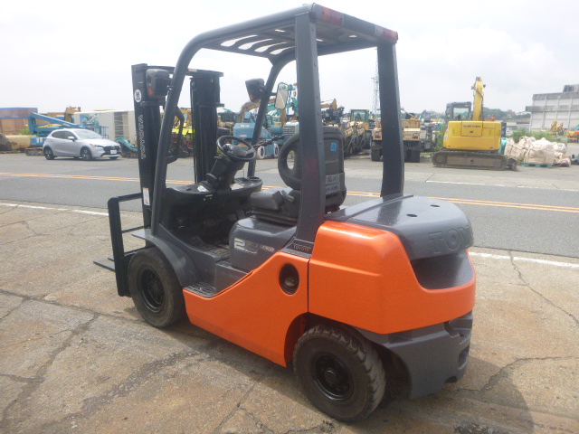 USED DIESEL FORKLIFT TOYOTA 52-8FD25 11228 (F.UCHIYAMA & CO